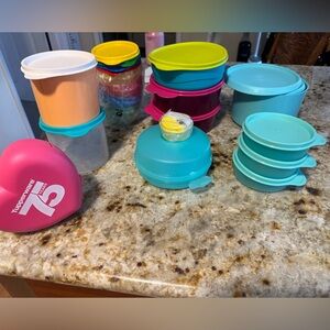 Bundle of Tupperware